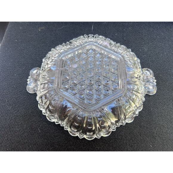 Vintage 6 Sided Crystal Cut Glass Nut/Candy Dish with Handles 6.5”X 7.5” X 1.25 - Picture 4 of 9